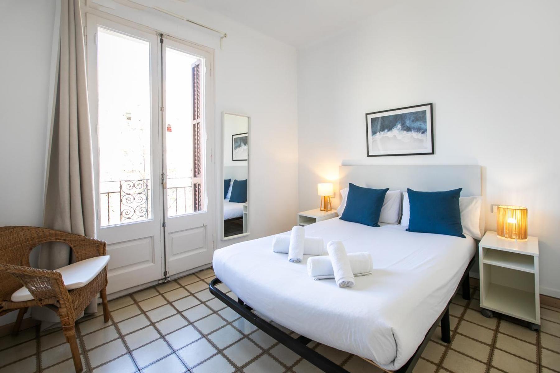 31Par1110 - Mediterranean Style Apartment